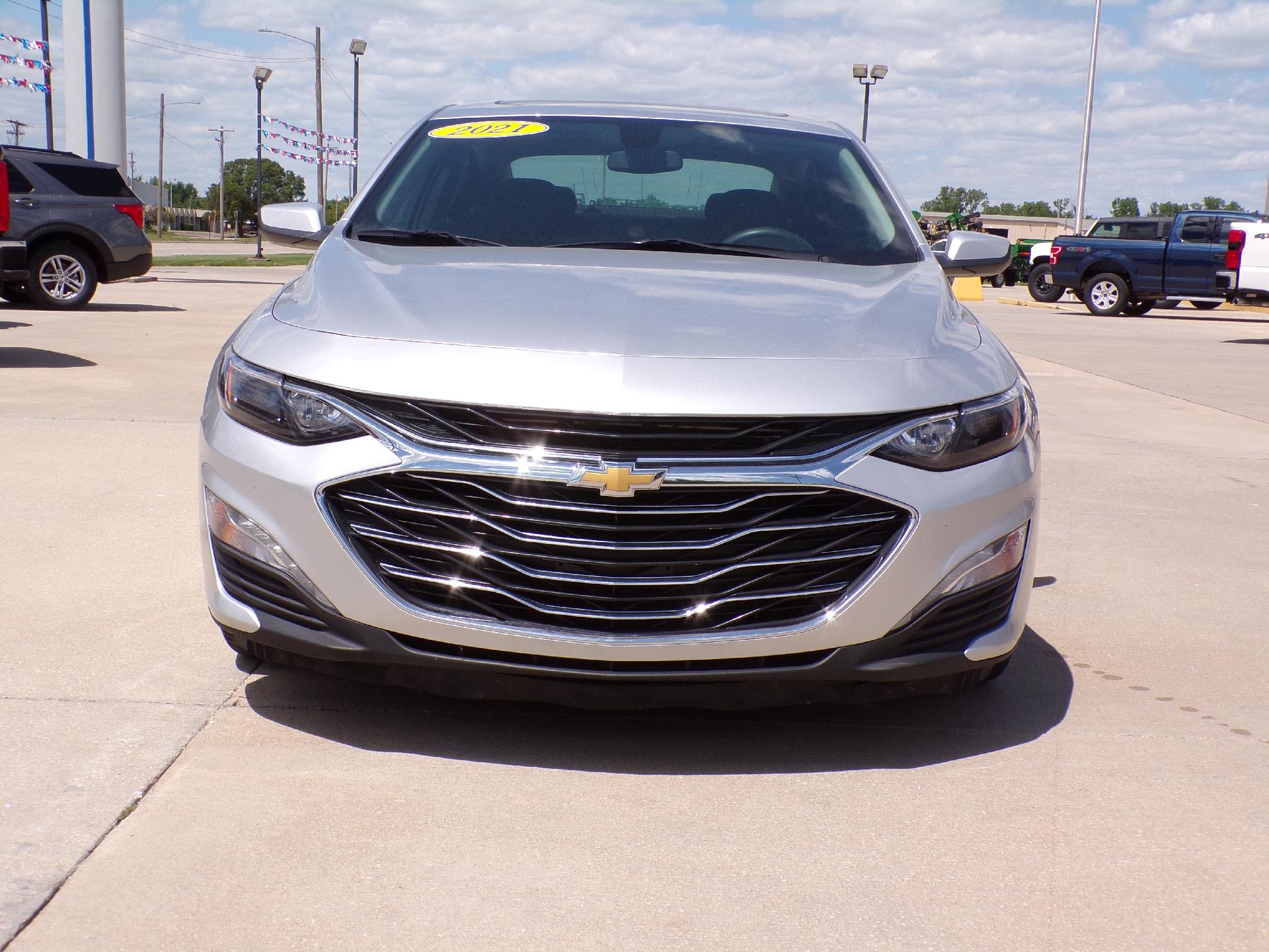 Used 2021 Chevrolet Malibu 1LT with VIN 1G1ZD5ST7MF005868 for sale in Kansas City