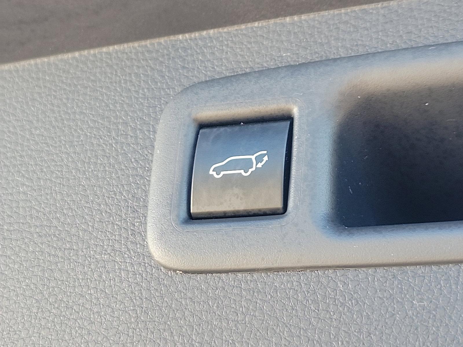 2023 Toyota Highlander Vehicle Photo in Trevose, PA 19053