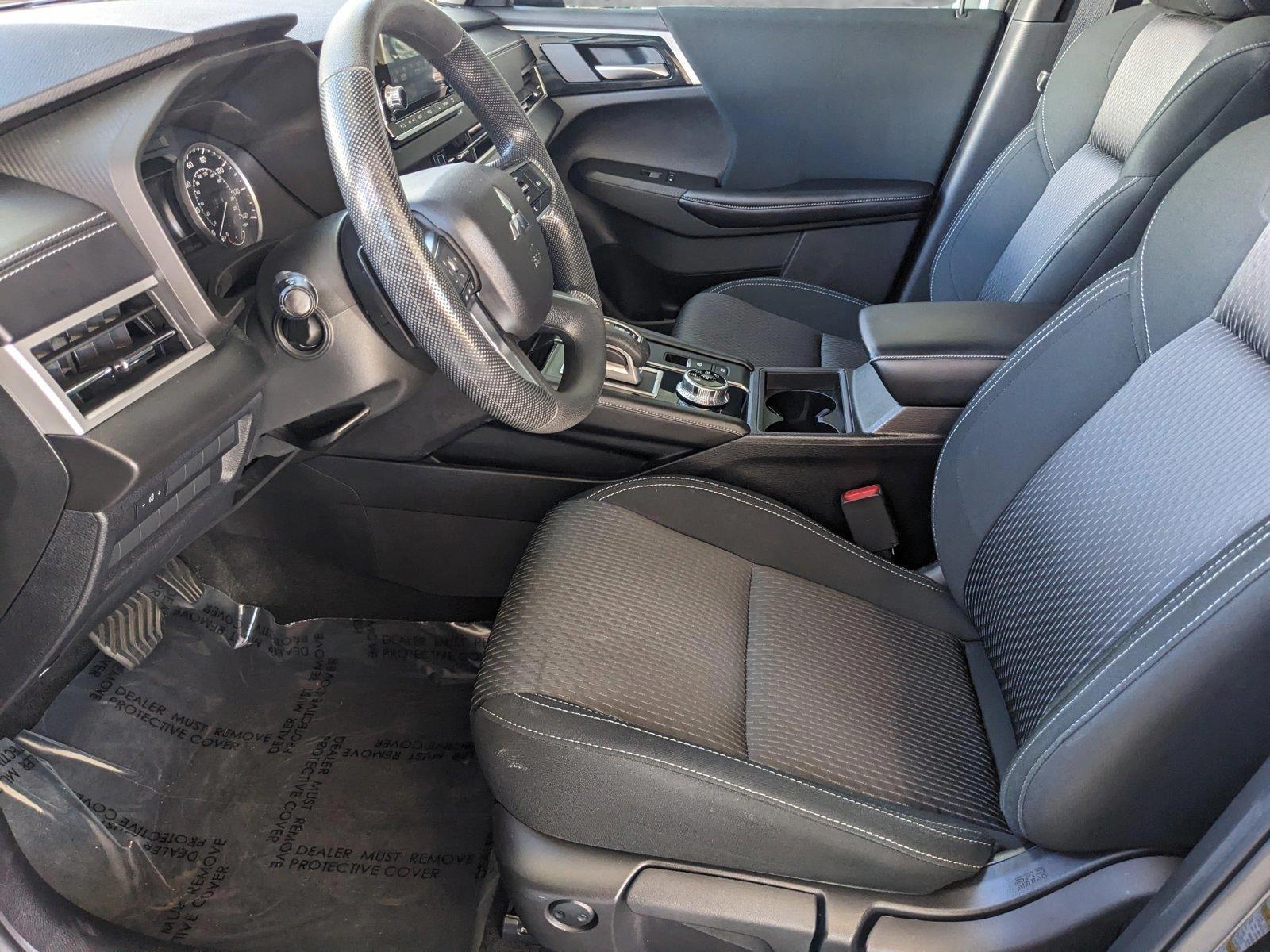 2022 Mitsubishi Outlander Vehicle Photo in GREENACRES, FL 33463-3207