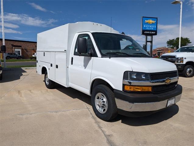 2024 Chevrolet Express Commercial Cutaway Vehicle Photo in ENGLEWOOD, CO 80113-6708