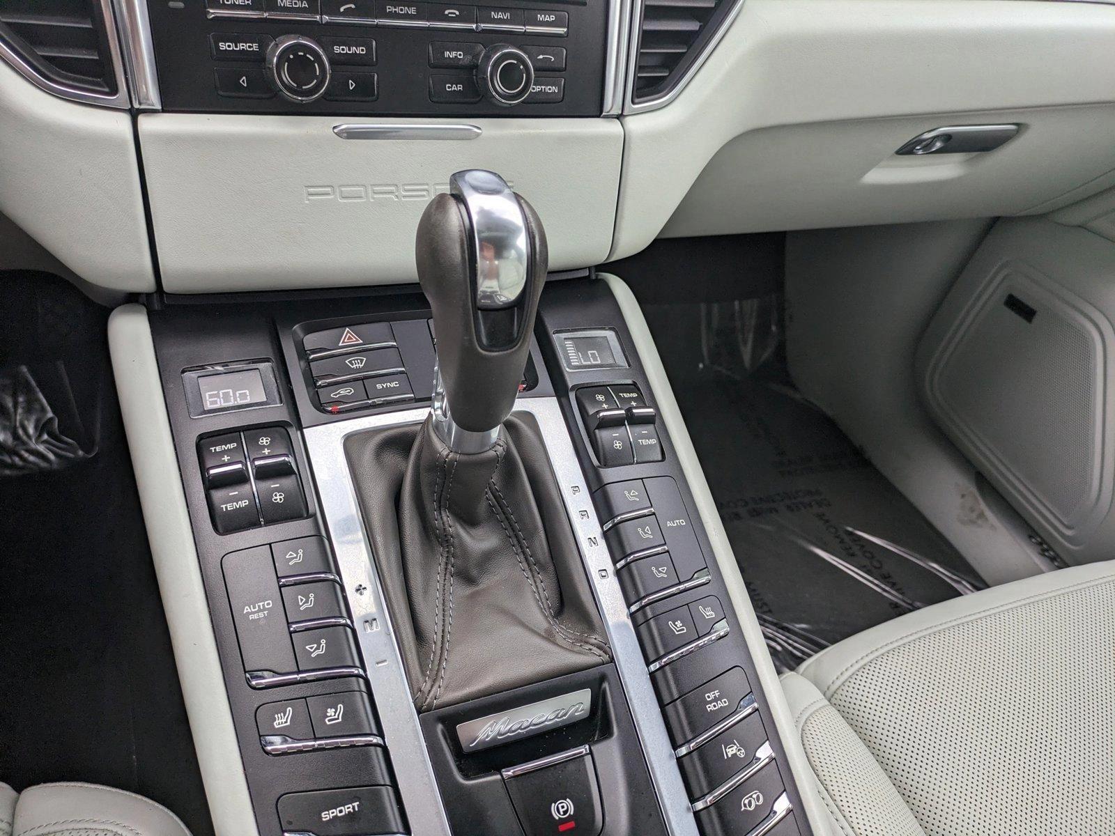 2016 Porsche Macan Vehicle Photo in Sarasota, FL 34231