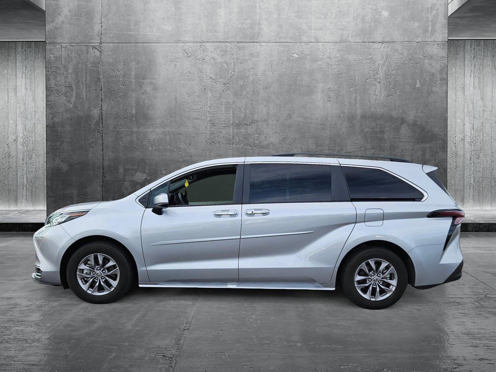 2023 Toyota Sienna Vehicle Photo in Peoria, AZ 85382