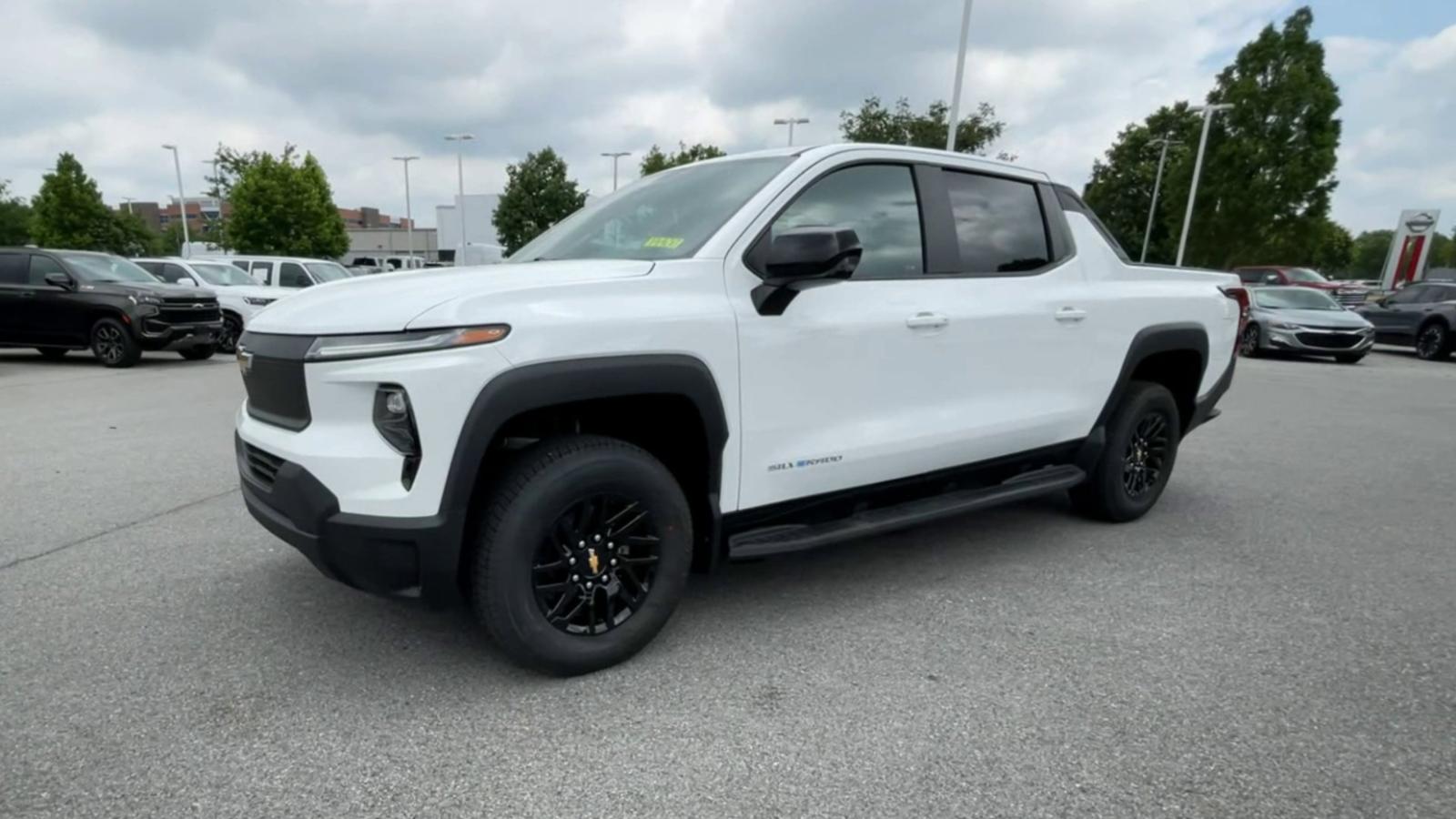 2024 Chevrolet Silverado EV Vehicle Photo in BENTONVILLE, AR 72712-4322