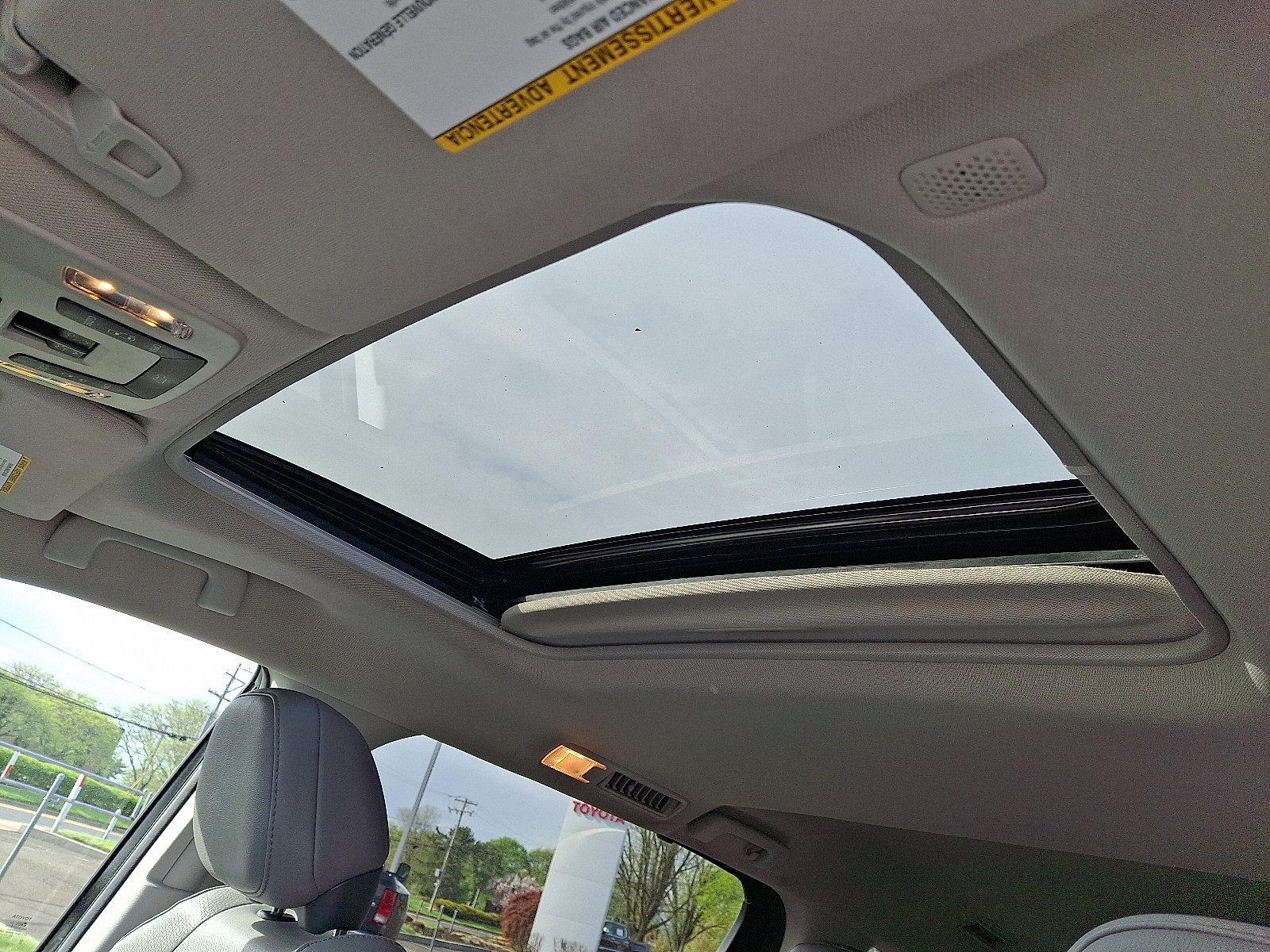 2023 Toyota Sienna Vehicle Photo in Trevose, PA 19053
