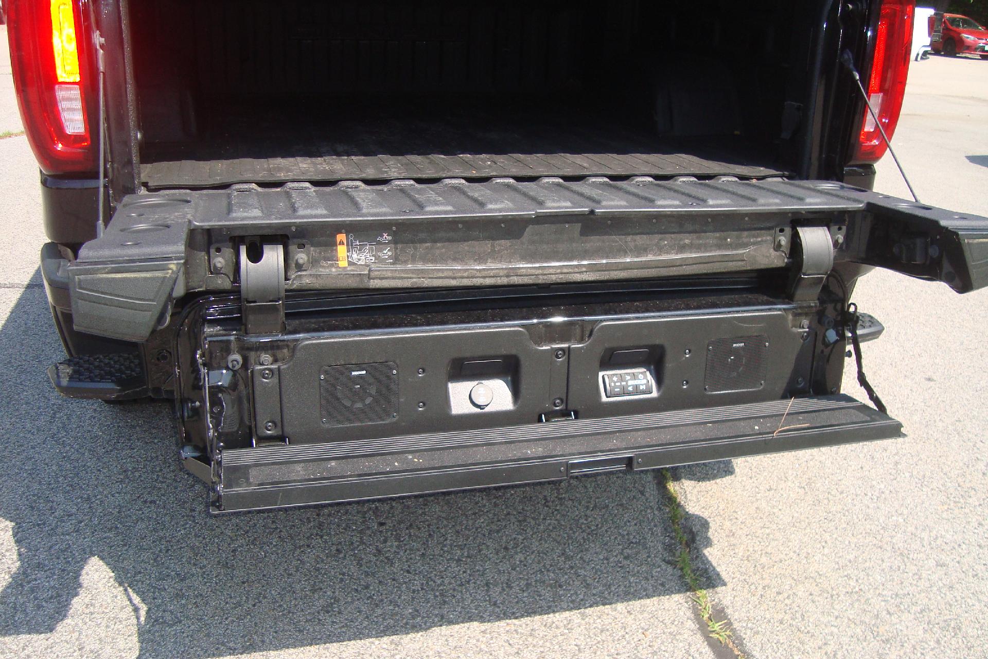 2023 GMC Sierra 1500 Vehicle Photo in PORTSMOUTH, NH 03801-4196