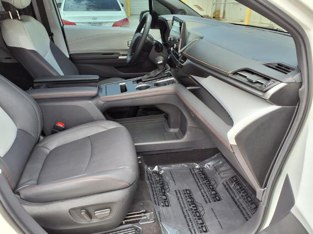 2024 Toyota Sienna Vehicle Photo in Tampa, FL 33612