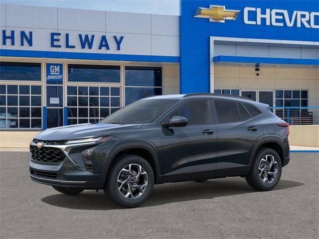 2025 Chevrolet Trax Vehicle Photo in ENGLEWOOD, CO 80113-6708