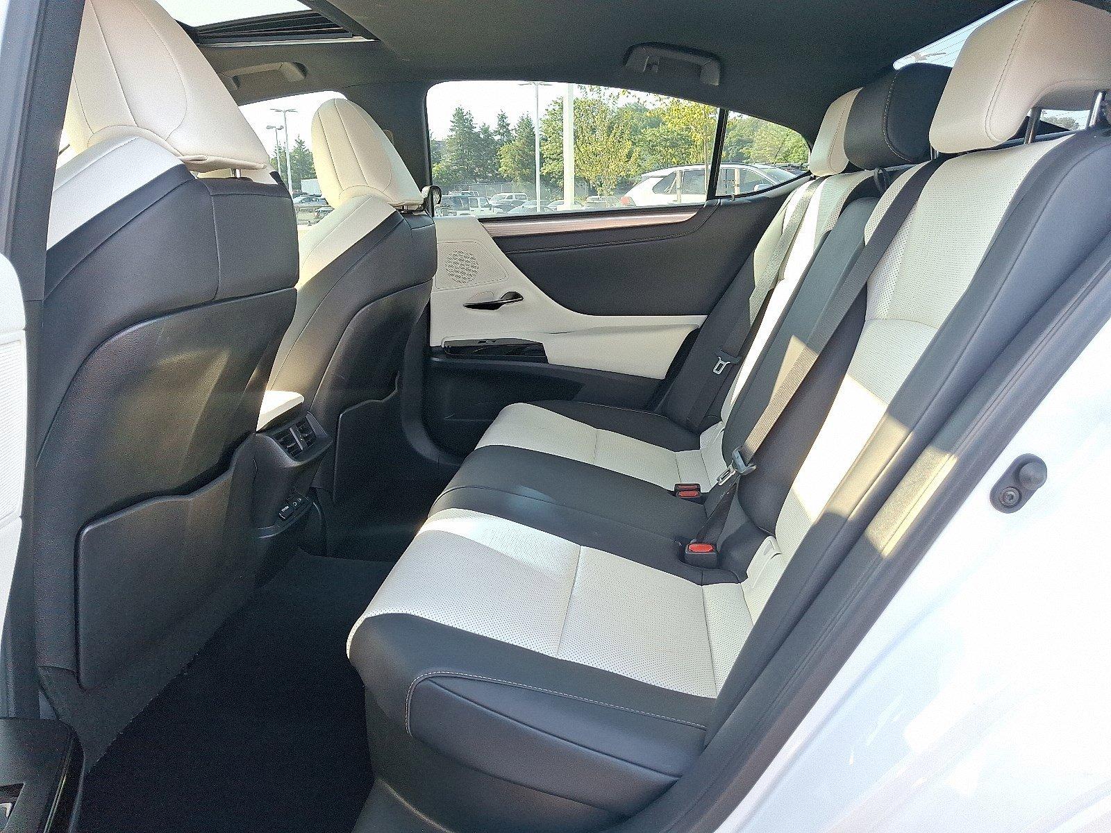 2023 Lexus ES 300h Vehicle Photo in Harrisburg, PA 17111