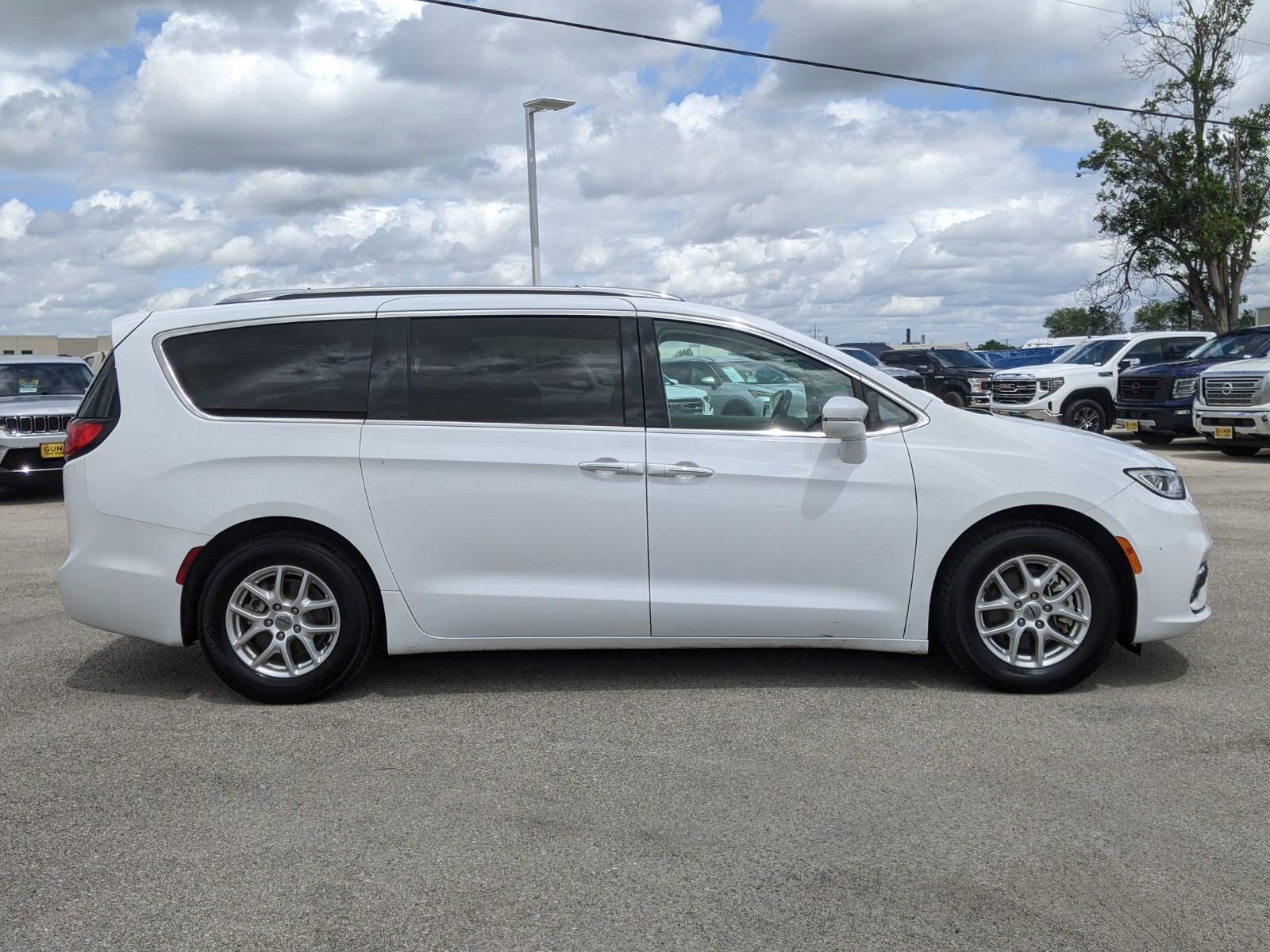 2021 Chrysler Pacifica Vehicle Photo in Seguin, TX 78155