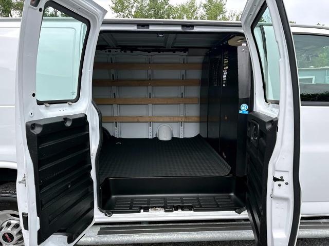 2023 GMC Savana Cargo Van Vehicle Photo in Roslyn, NY 11576