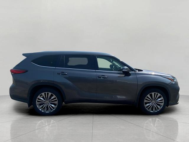 2022 Toyota Highlander Vehicle Photo in APPLETON, WI 54914-8833