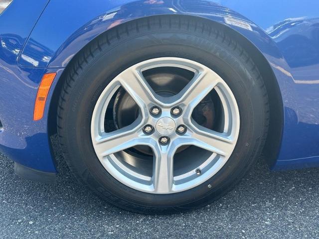 2019 Chevrolet Camaro Vehicle Photo in COLUMBIA, MO 65203-3903