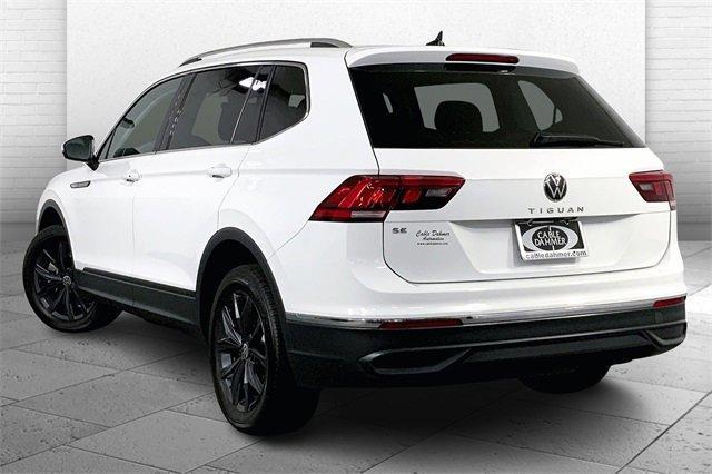 2024 Volkswagen Tiguan Vehicle Photo in KANSAS CITY, MO 64114-4502