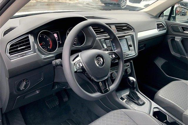 2020 Volkswagen Tiguan Vehicle Photo in KANSAS CITY, MO 64114-4502