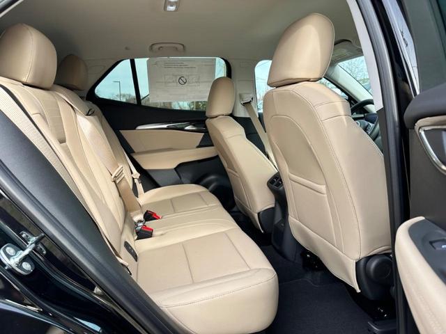 2025 Buick Envision Vehicle Photo in COLUMBIA, MO 65203-3903