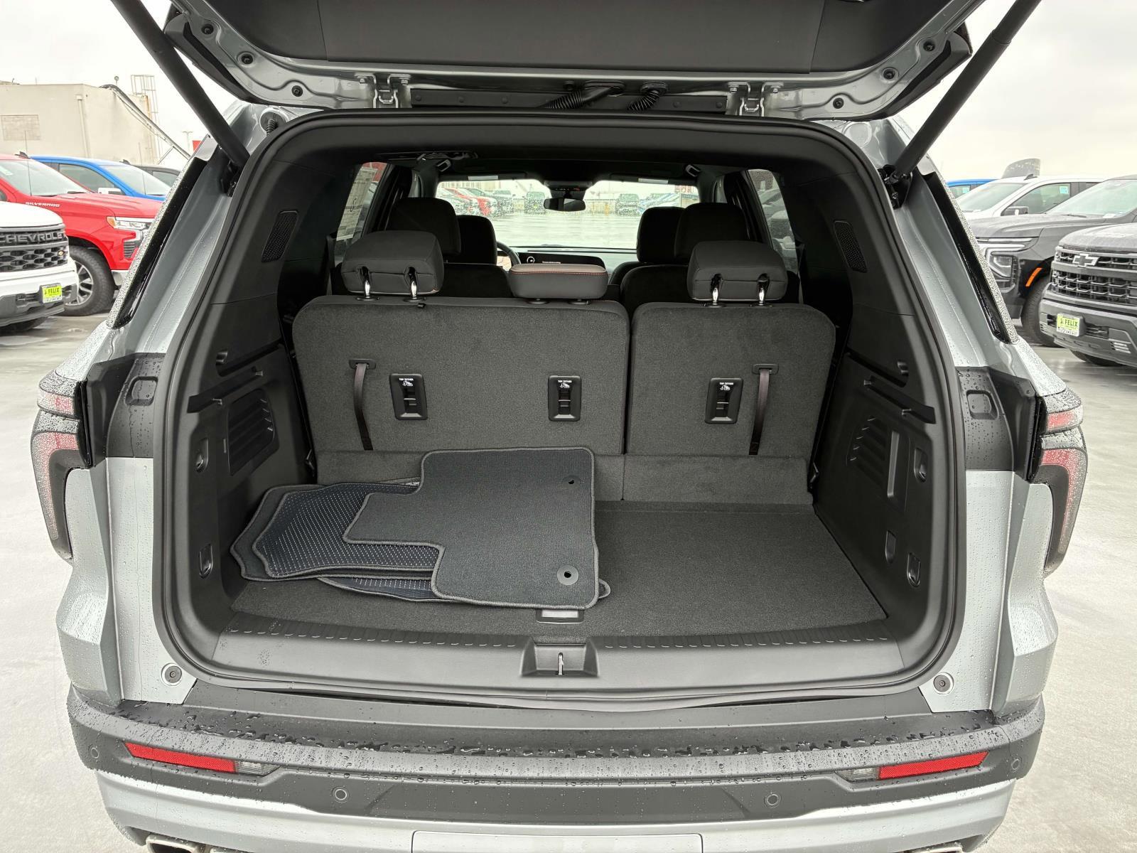 2025 Chevrolet Traverse Vehicle Photo in LOS ANGELES, CA 90007-3794