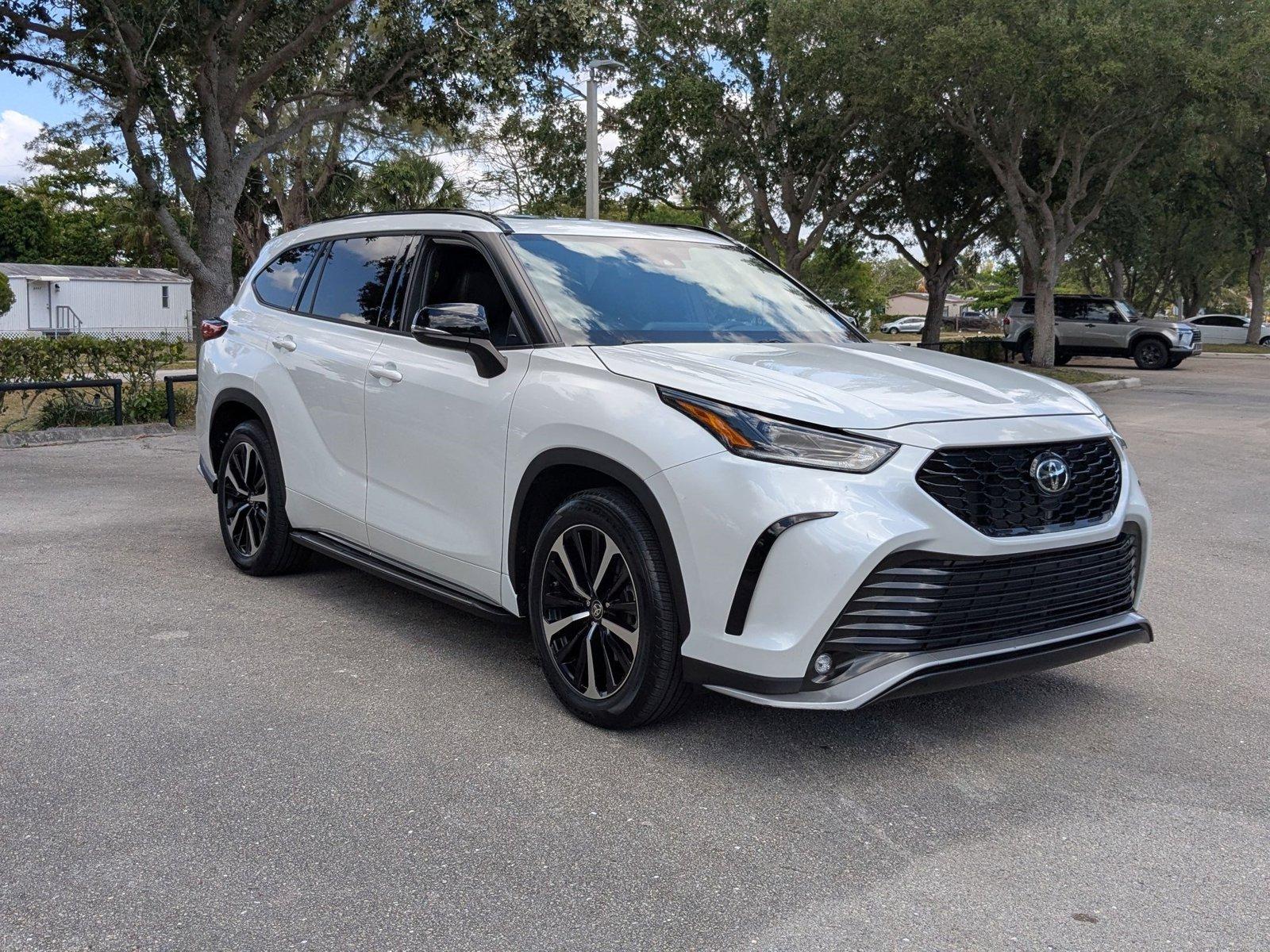 2022 Toyota Highlander Vehicle Photo in West Palm Beach, FL 33417