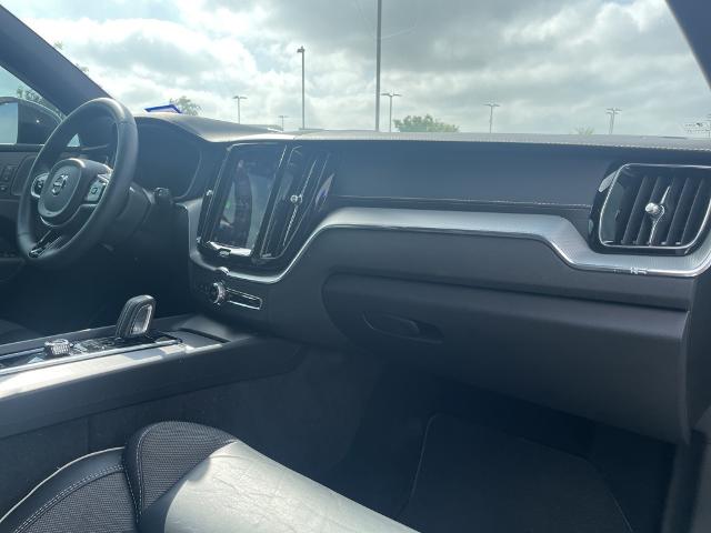 2022 Volvo XC60 Vehicle Photo in Grapevine, TX 76051