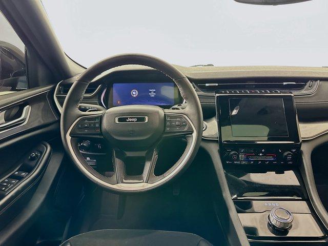 2023 Jeep Grand Cherokee L Vehicle Photo in Doylsetown, PA 18901