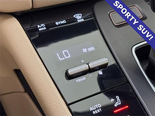 2022 Porsche Macan Vehicle Photo in Puyallup, WA 98371