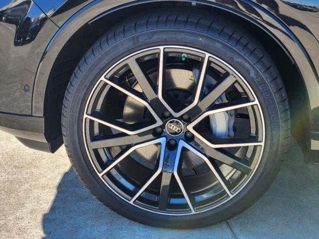 2025 Audi Q7 Vehicle Photo in HOUSTON, TX 77090