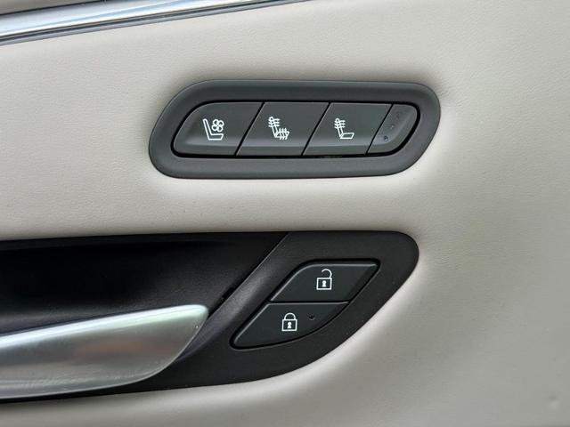 2023 Cadillac Escalade ESV Vehicle Photo in COLUMBIA, MO 65203-3903