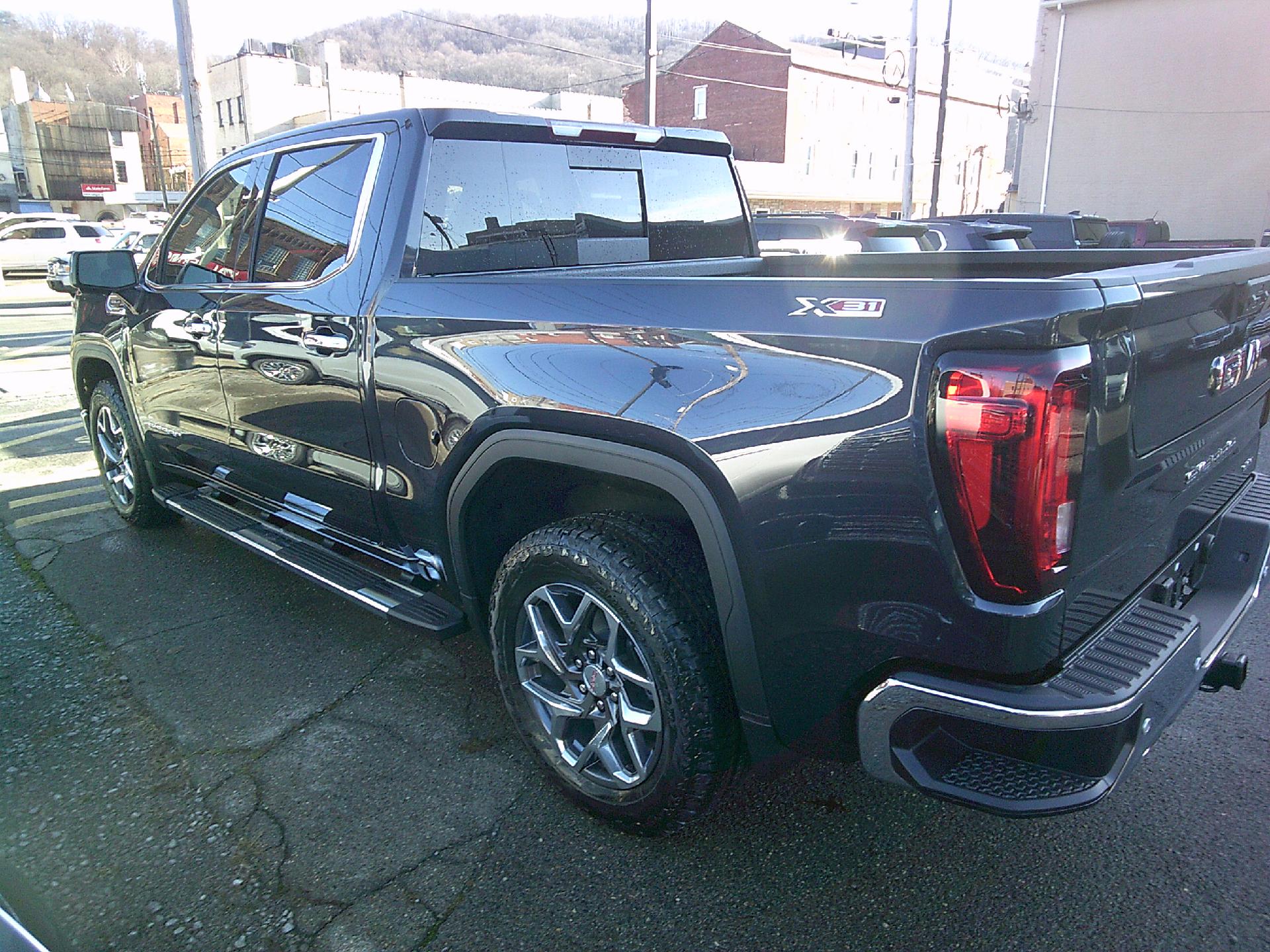 2025 GMC Sierra 1500 Vehicle Photo in KITTANNING, PA 16201-1536