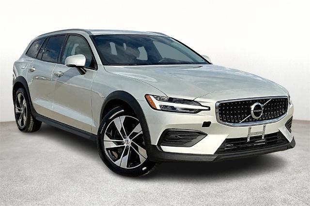 2020 Volvo V60 Cross Country Vehicle Photo in Grapevine, TX 76051