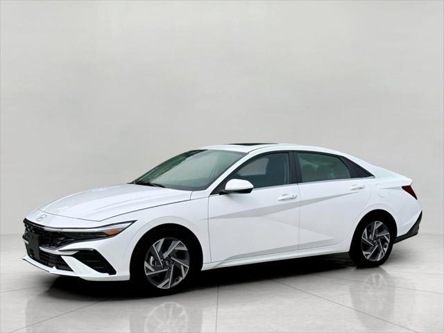 2025 Hyundai ELANTRA Vehicle Photo in Green Bay, WI 54304