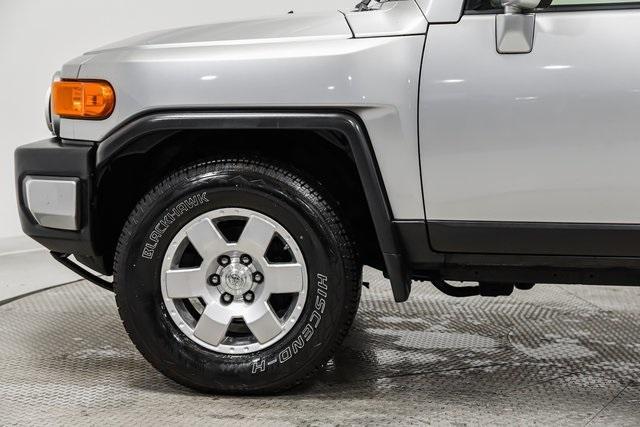 2008 Toyota FJ Cruiser Vehicle Photo in Akron, OH 44312