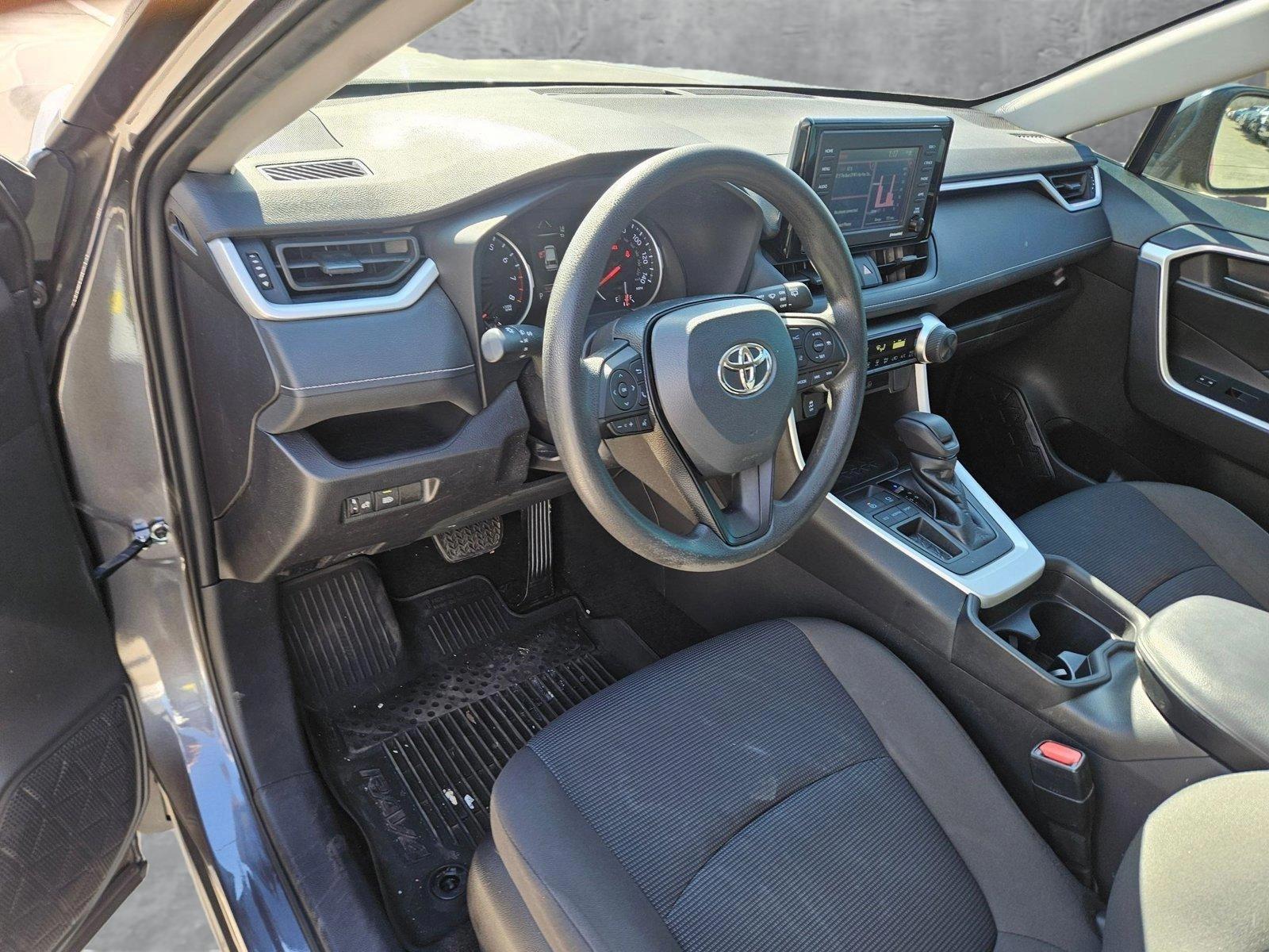 2021 Toyota RAV4 Vehicle Photo in NORTH RICHLAND HILLS, TX 76180-7199