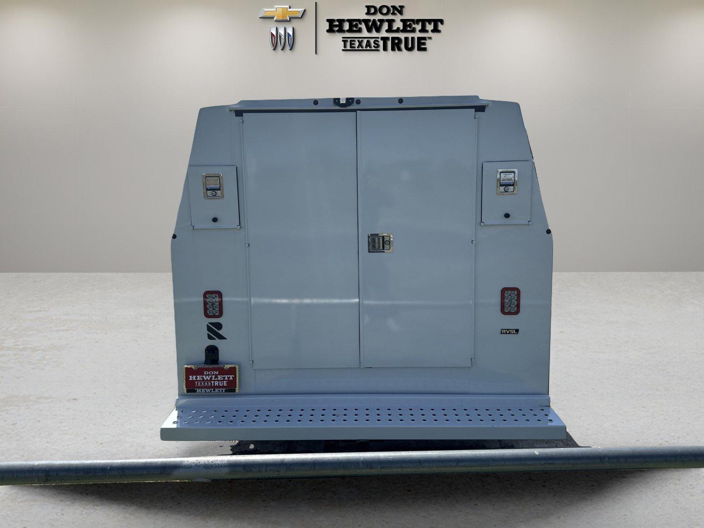 2025 Chevrolet Express Cutaway 3500 Vehicle Photo in GEORGETOWN, TX 78626-7508