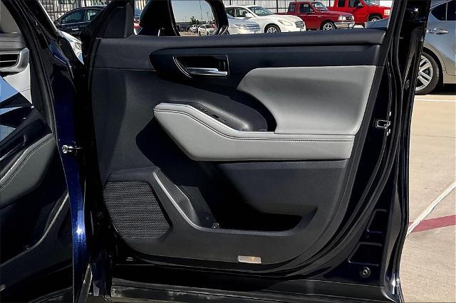 2023 Toyota Highlander Vehicle Photo in Grapevine, TX 76051