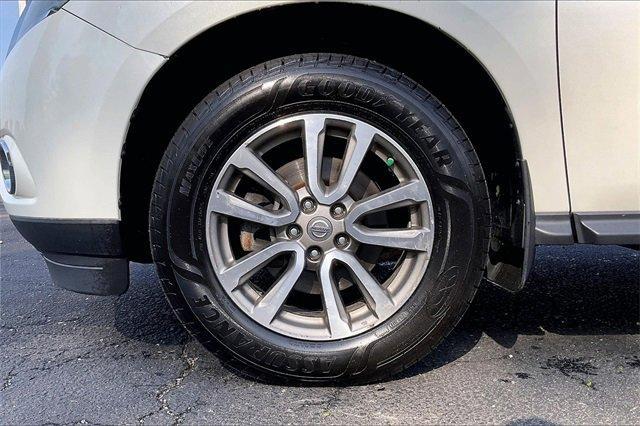 2015 Nissan Pathfinder Vehicle Photo in INDEPENDENCE, MO 64055-1314