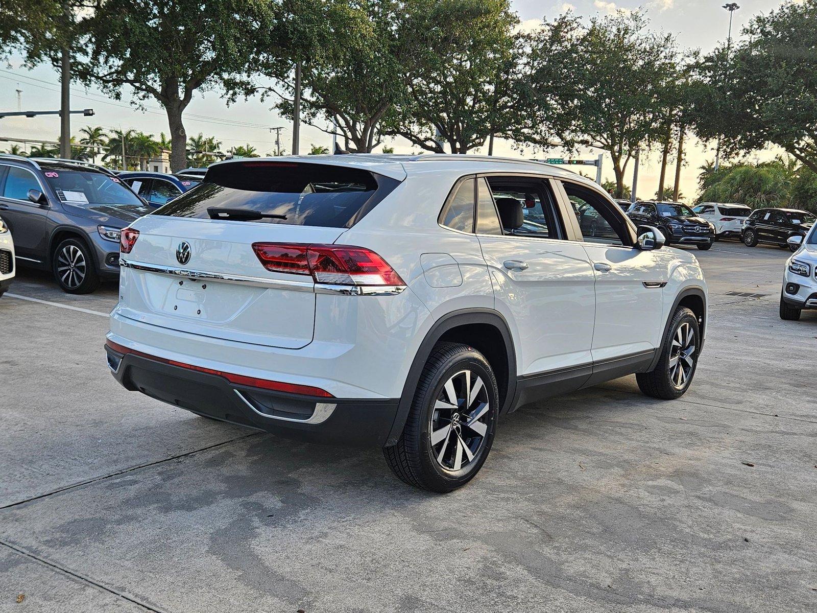 2022 Volkswagen Atlas Cross Sport Vehicle Photo in Pembroke Pines , FL 33027