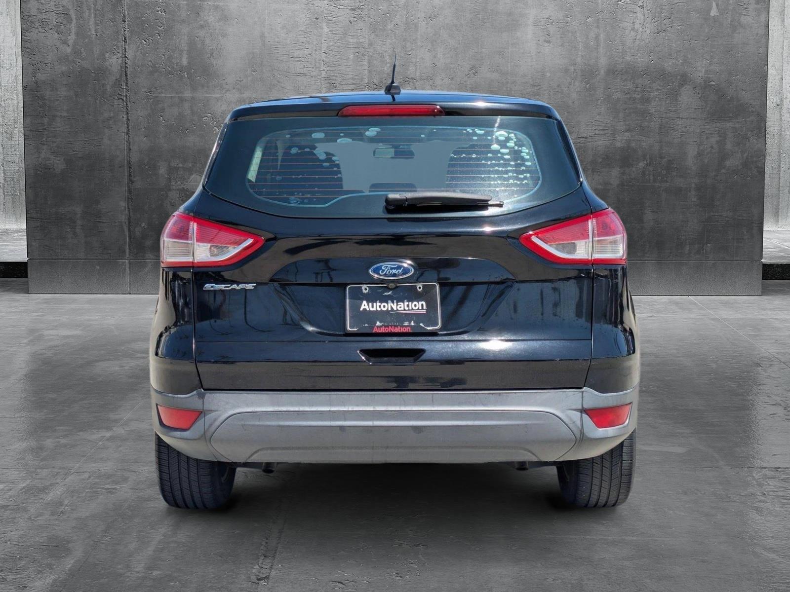 2016 Ford Escape Vehicle Photo in Tustin, CA 92782