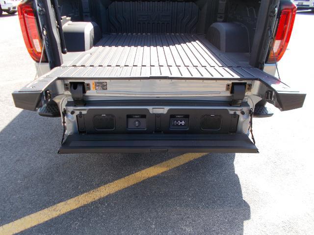 2025 GMC Sierra 1500 Vehicle Photo in LOWELL, MA 01852-4336