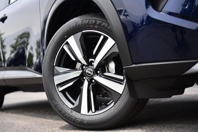 2025 Nissan Rogue Vehicle Photo in Ballwin, MO 63011