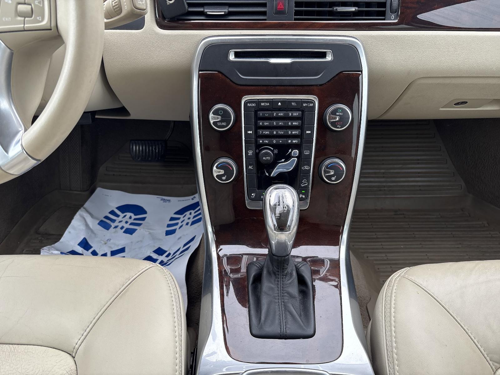 2013 Volvo XC70 Vehicle Photo in Mechanicsburg, PA 17050