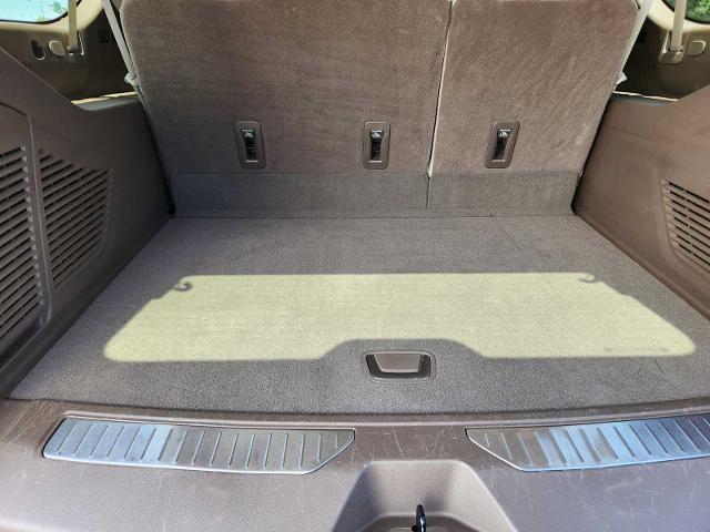 2023 GMC Yukon XL Vehicle Photo in DENTON, TX 76210-9321