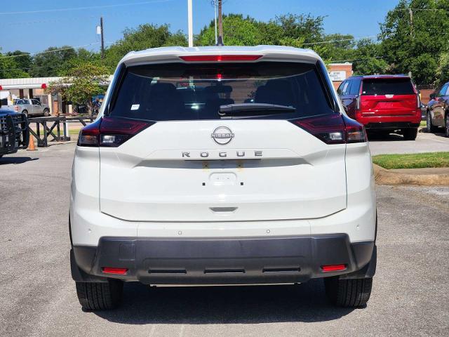 2024 Nissan Rogue Vehicle Photo in DENTON, TX 76210-9321