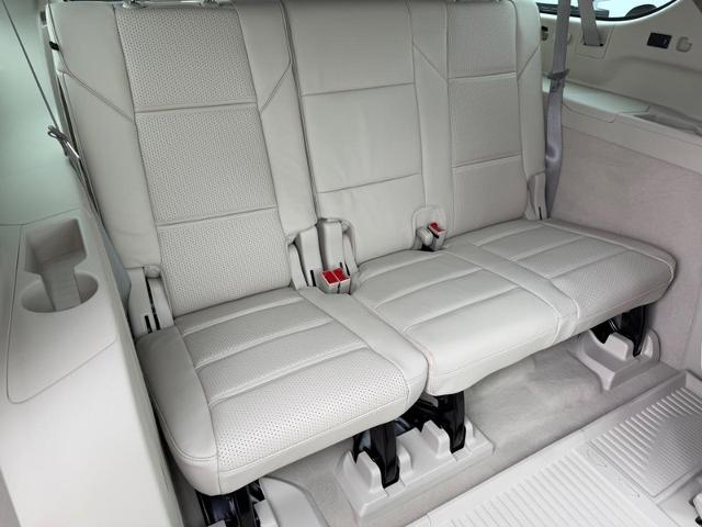 2024 Cadillac Escalade ESV Vehicle Photo in COLUMBIA, MO 65203-3903