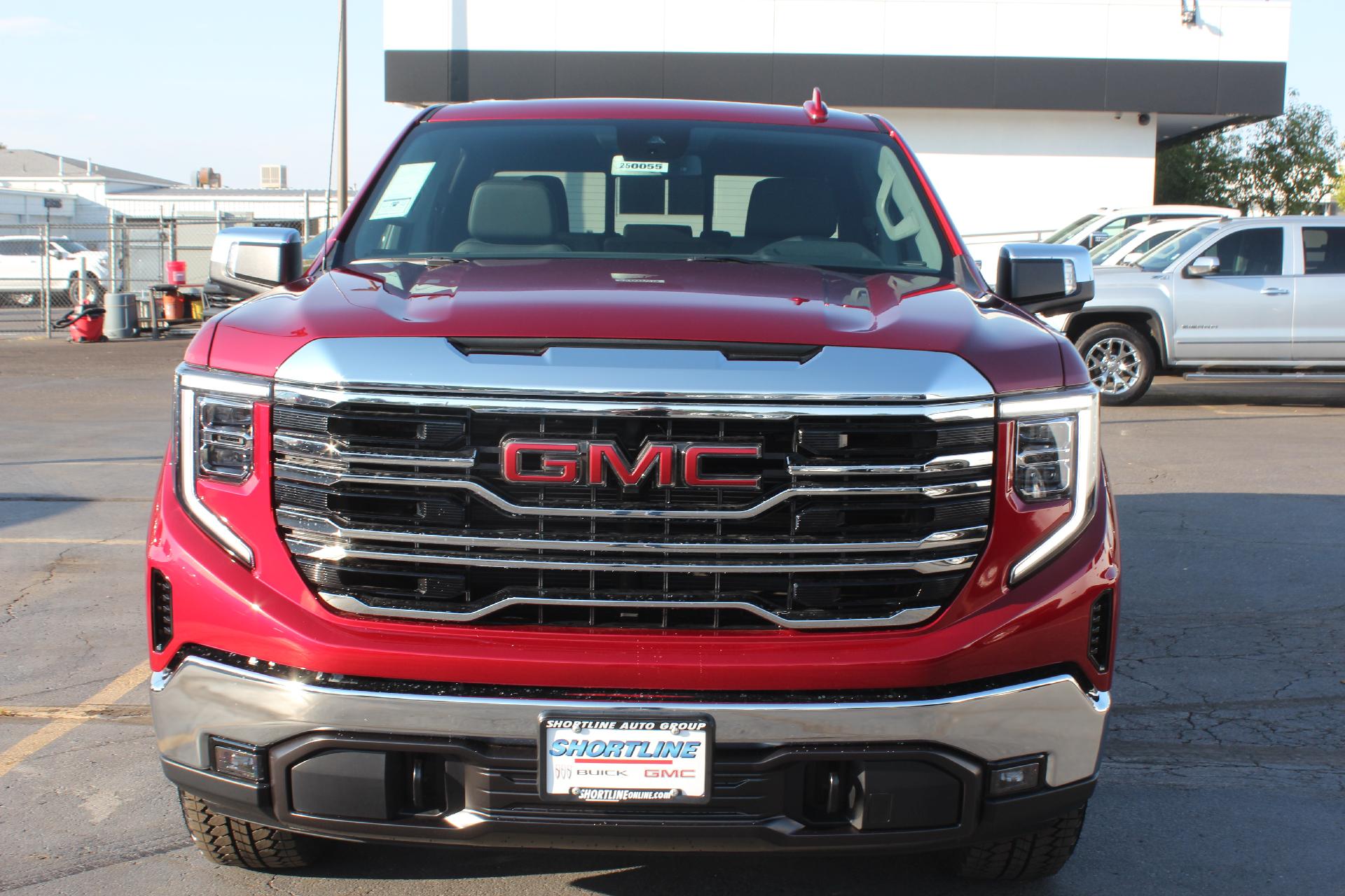 2025 GMC Sierra 1500 Vehicle Photo in AURORA, CO 80012-4011