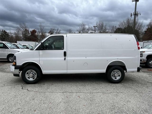 2025 Chevrolet Express Cargo 2500 Vehicle Photo in ALCOA, TN 37701-3235