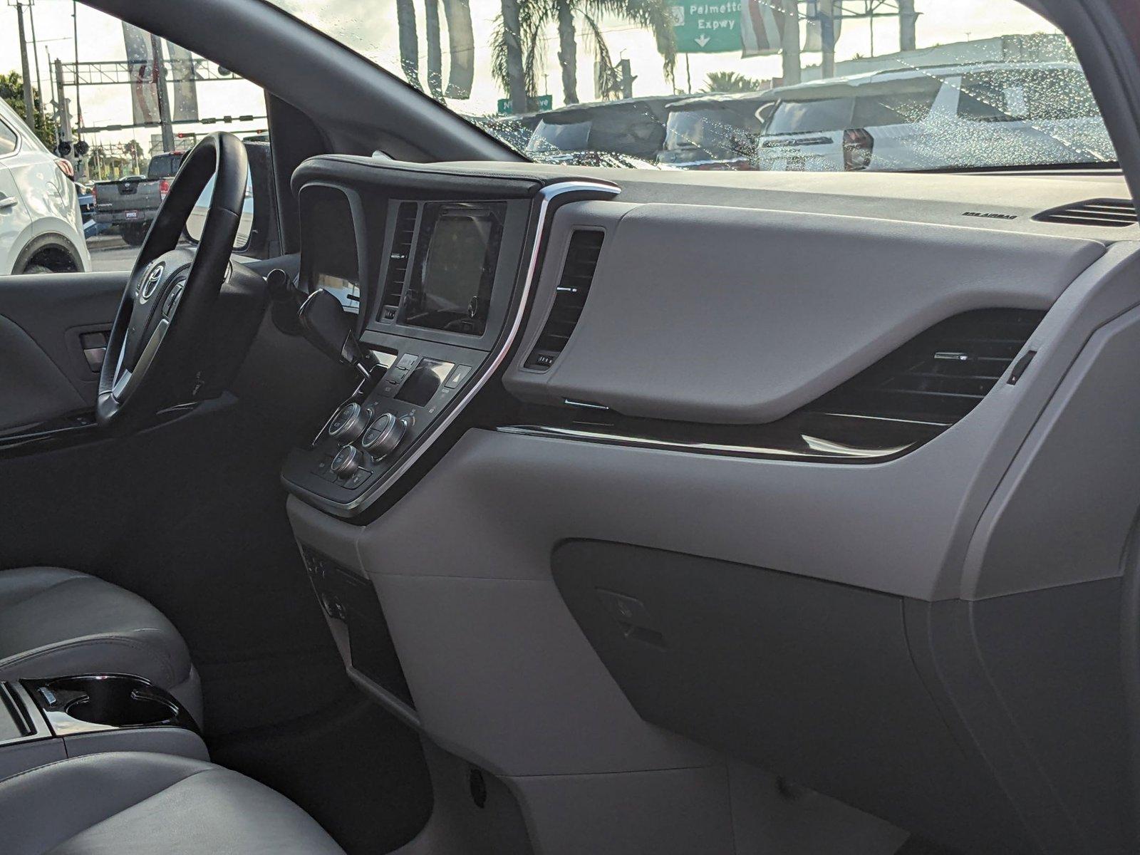 2015 Toyota Sienna Vehicle Photo in MIAMI, FL 33172-3015