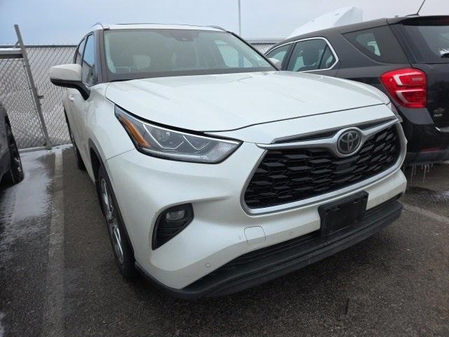 2020 Toyota Highlander Vehicle Photo in ENGLEWOOD, CO 80113-6708