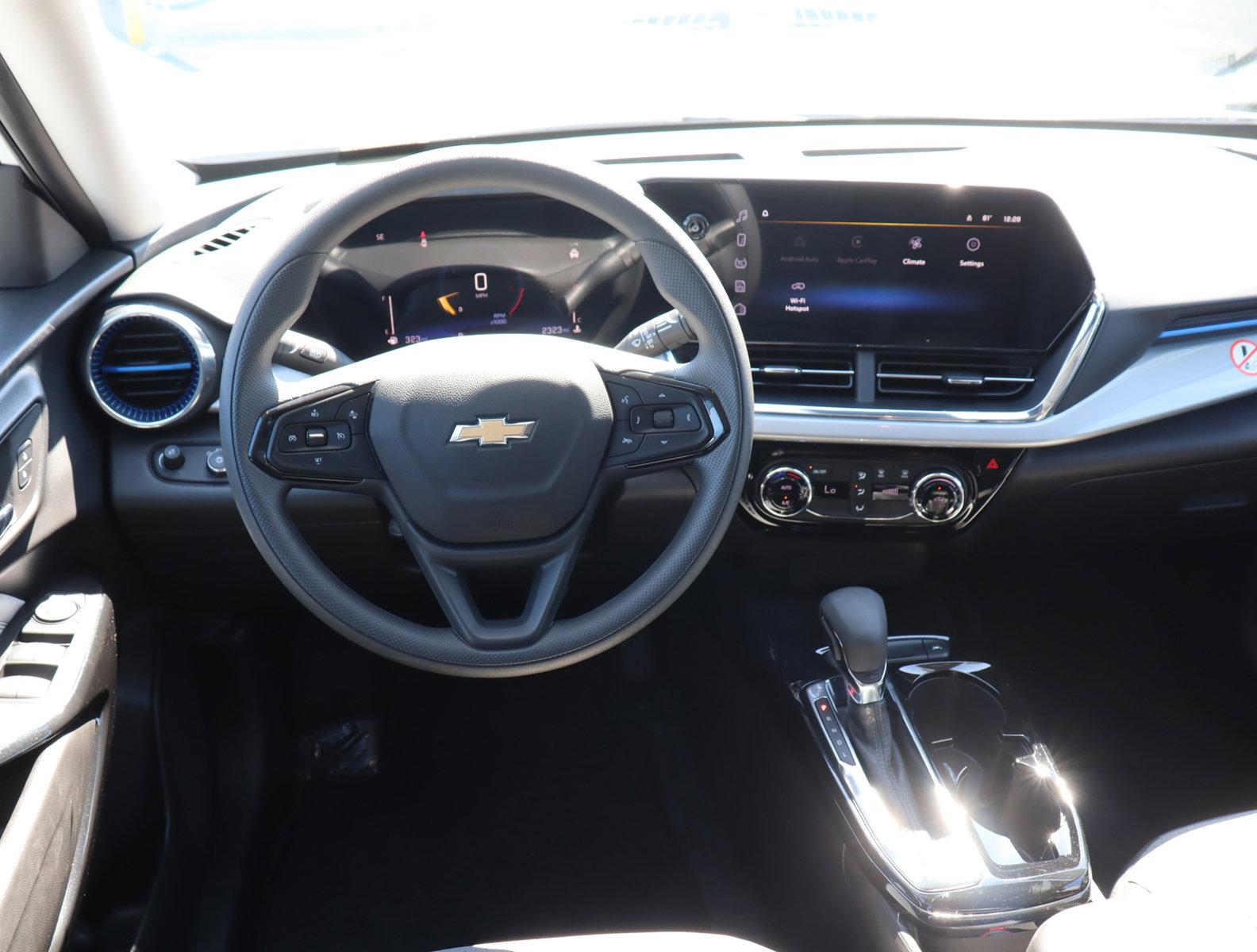 2025 Chevrolet Trax Vehicle Photo in LOS ANGELES, CA 90007-3794