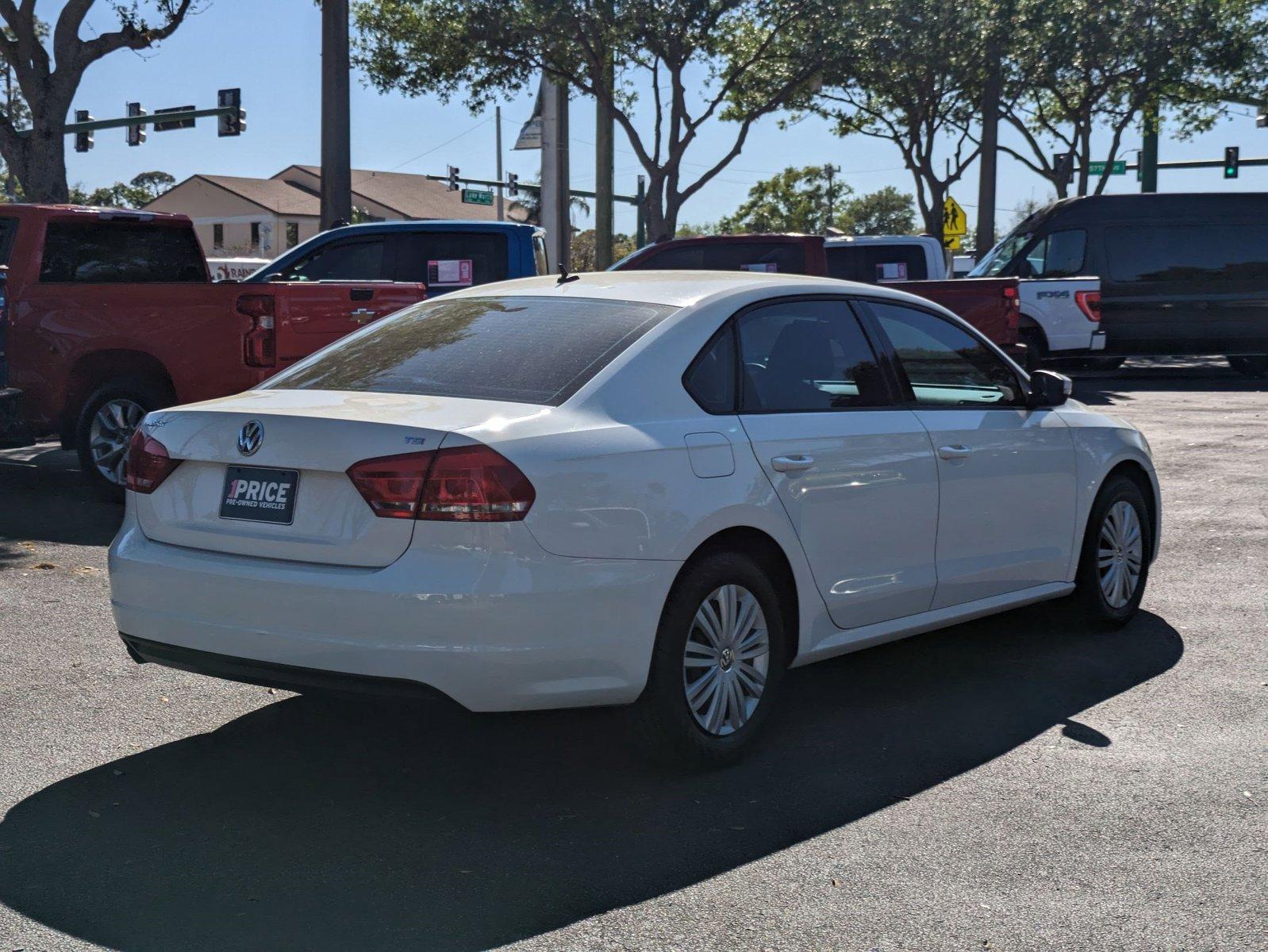 2015 Volkswagen Passat Vehicle Photo in GREENACRES, FL 33463-3207