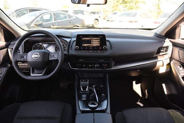 2025 Nissan Rogue Vehicle Photo in Ballwin, MO 63011