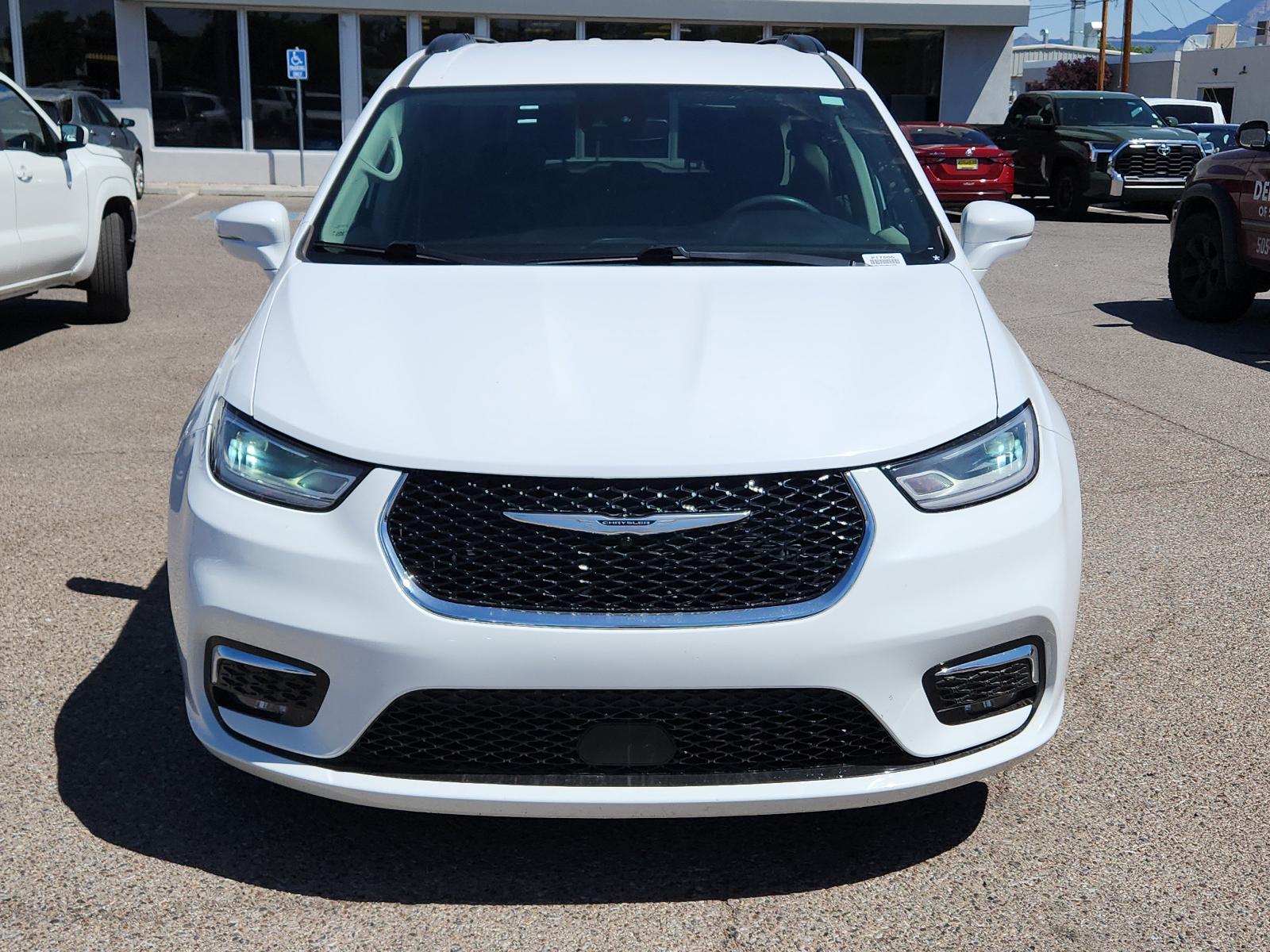 2022 Chrysler Pacifica Vehicle Photo in Albuquerque, NM 87110